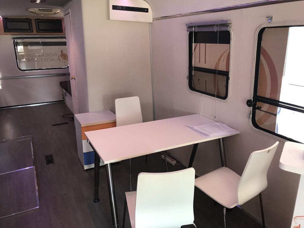 Interni motorhome ad uso ambulatorio medico